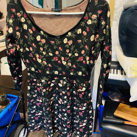 Dress - Picture 1 of 3